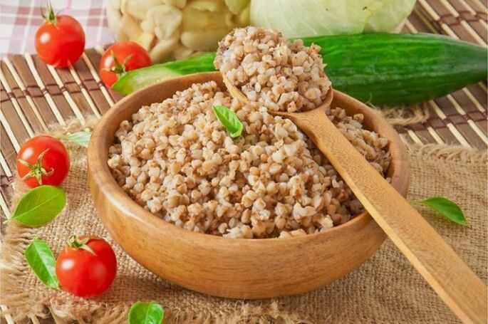 Buckwheat porridge and vegetables for weight loss