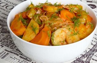 Vegetable stew with zucchini